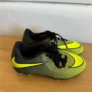 Nike Soccer Cleats size T10